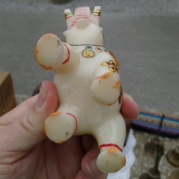 Vintage White Marble Mughal Jeweled Elephant Sculpture Paper Weight. - Picture 5 of 11